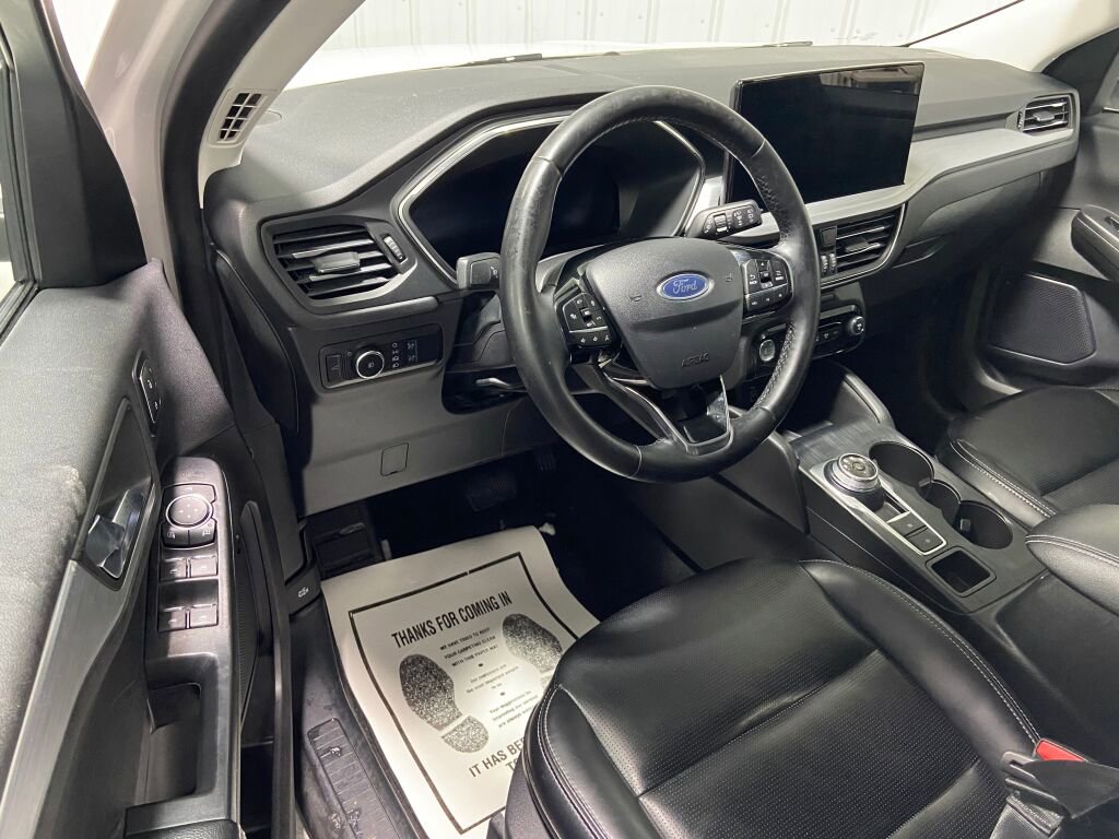 Used 2024 Ford Escape Platinum image 6