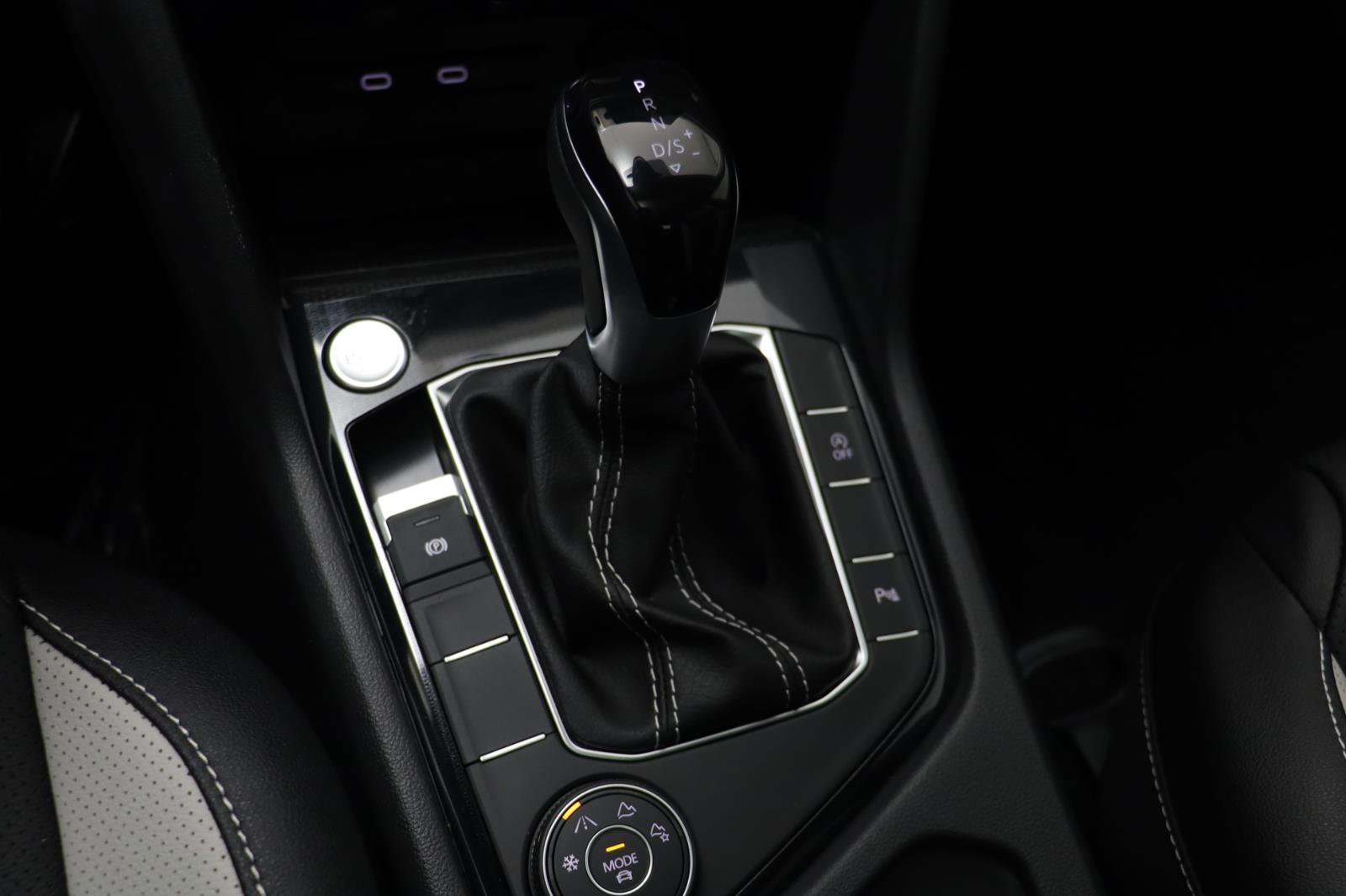 New 2026 Volkswagen Taos SEL image 12