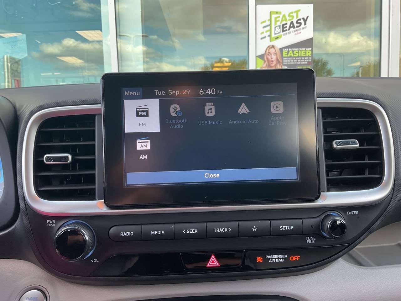 Used 2025 Hyundai Venue SEL FWD image 28