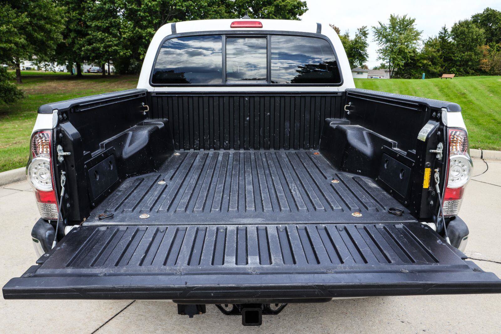 Used 2015 Toyota Tacoma 4x4 Double Cab w/ SR5 Package image 16