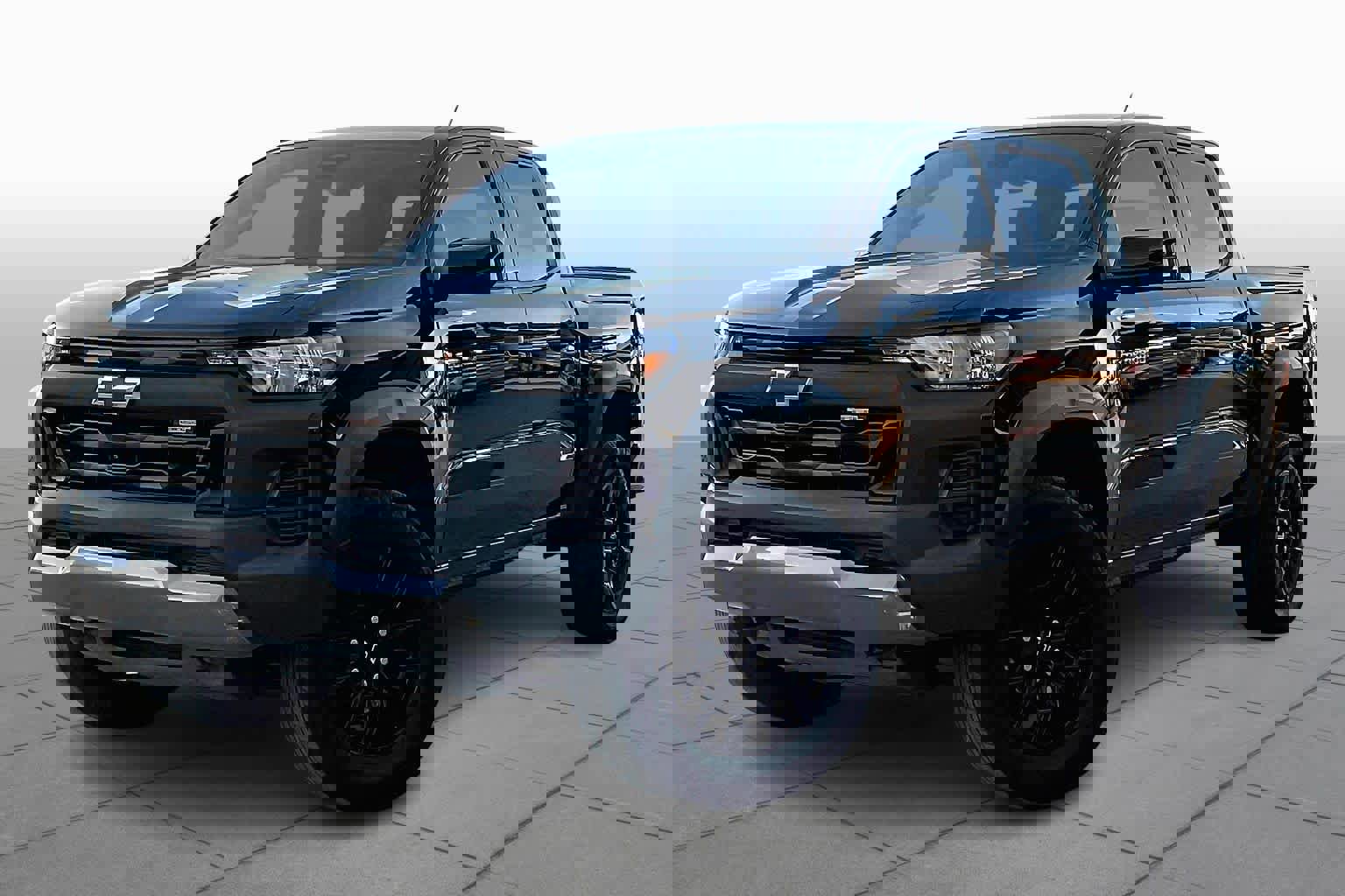 Used 2023 Chevrolet Colorado Trail Boss w/ Technology Package image 3