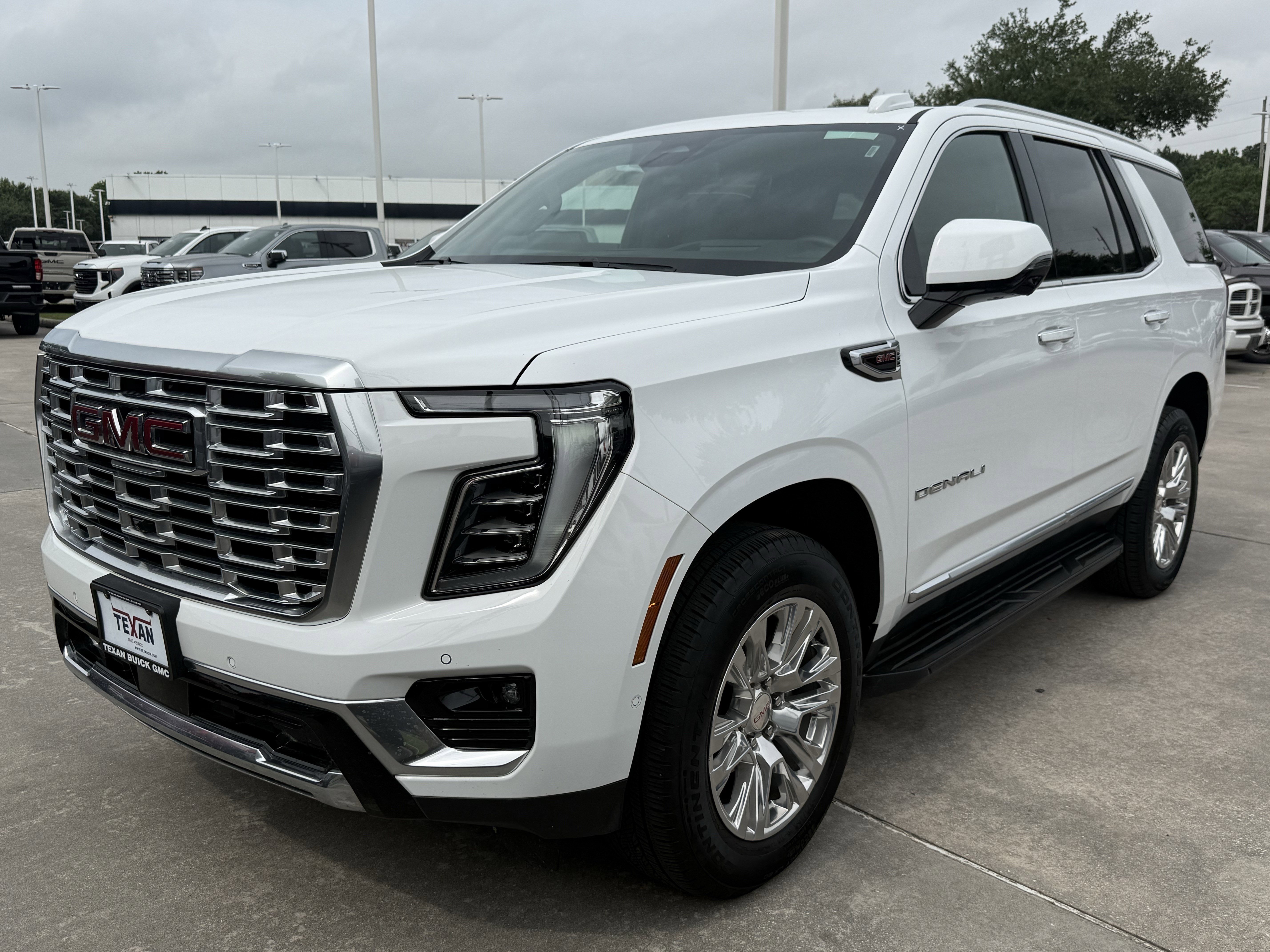 Used 2025 GMC Yukon Denali AWD/4WD image 9