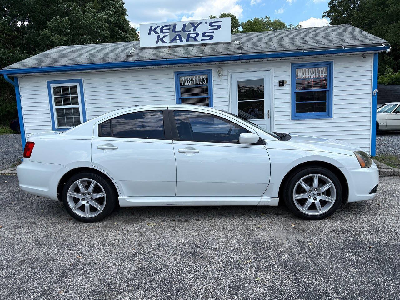 Used 2010 Mitsubishi Galant SE FWD image 2