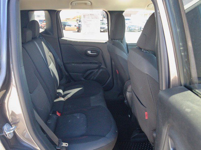 Used 2019 Jeep Renegade Trailhawk w/ Cold Weather Group II AWD/4WD image 29
