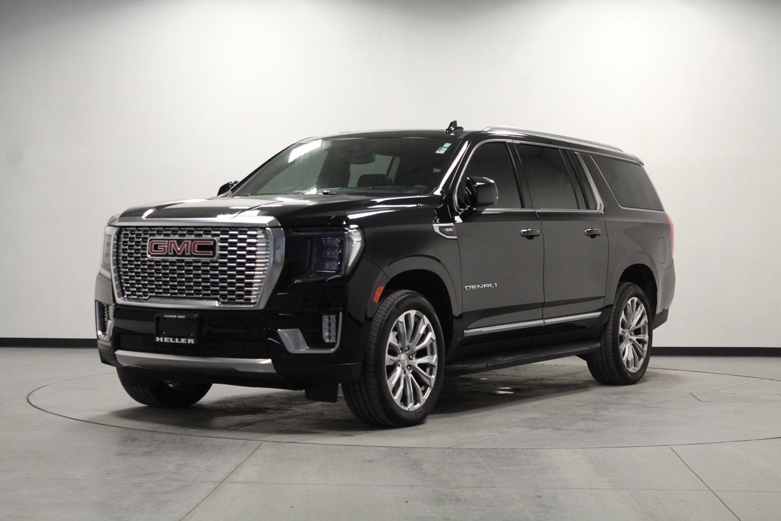 Used 2024 GMC Yukon XL Denali image 8