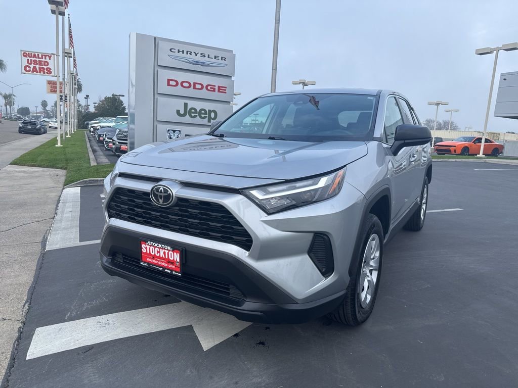 Used 2024 Toyota RAV4 LE image 9