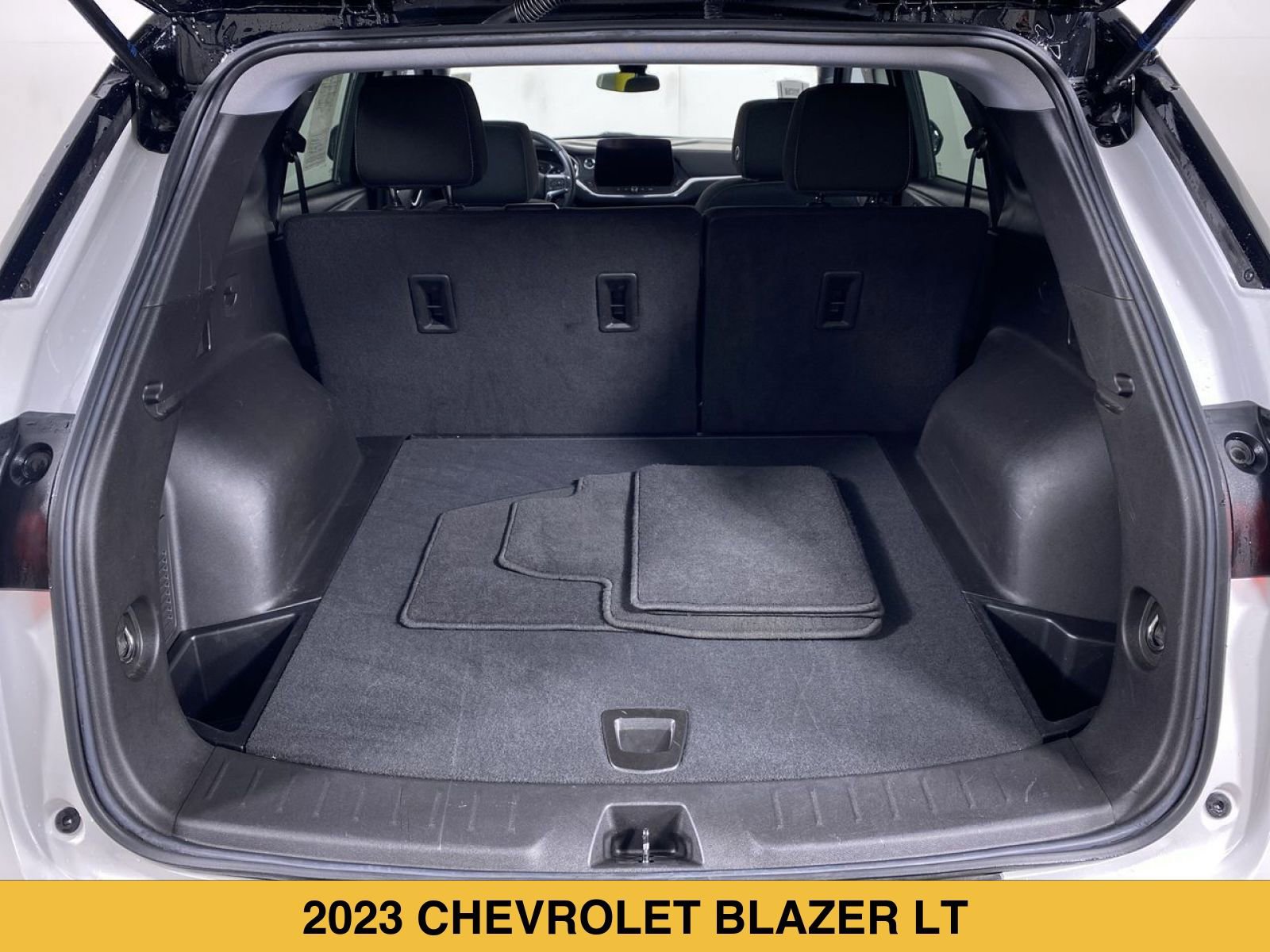 Used 2023 Chevrolet Blazer LT w/ Midnight/Sport Edition FWD image 13