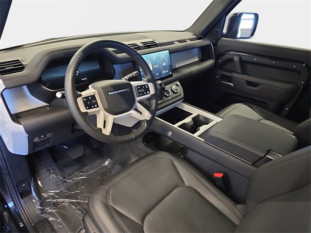 Used 2025 Land Rover Defender 90 S image 16
