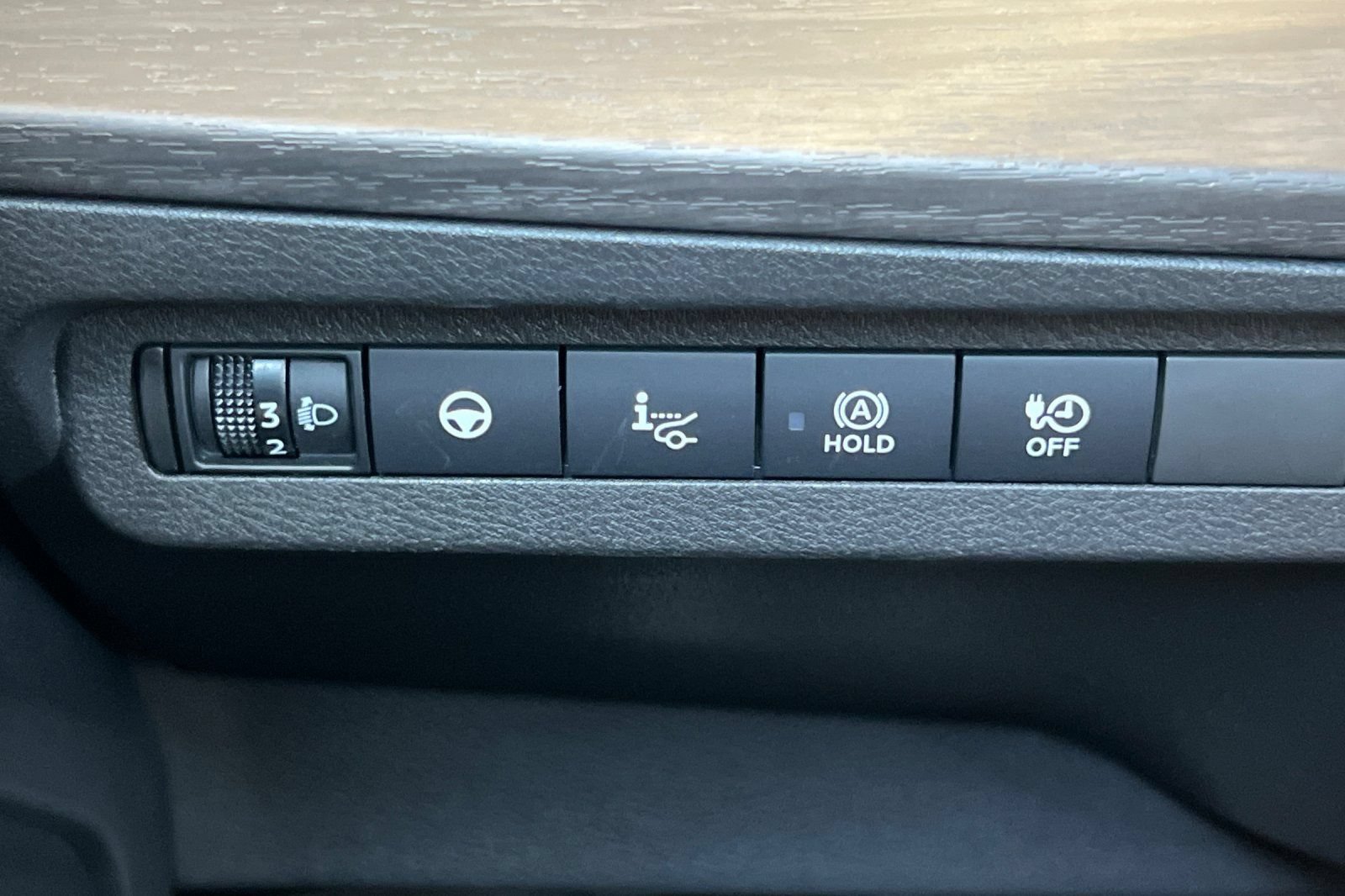 Certified 2023 Nissan Ariya FWD image 32