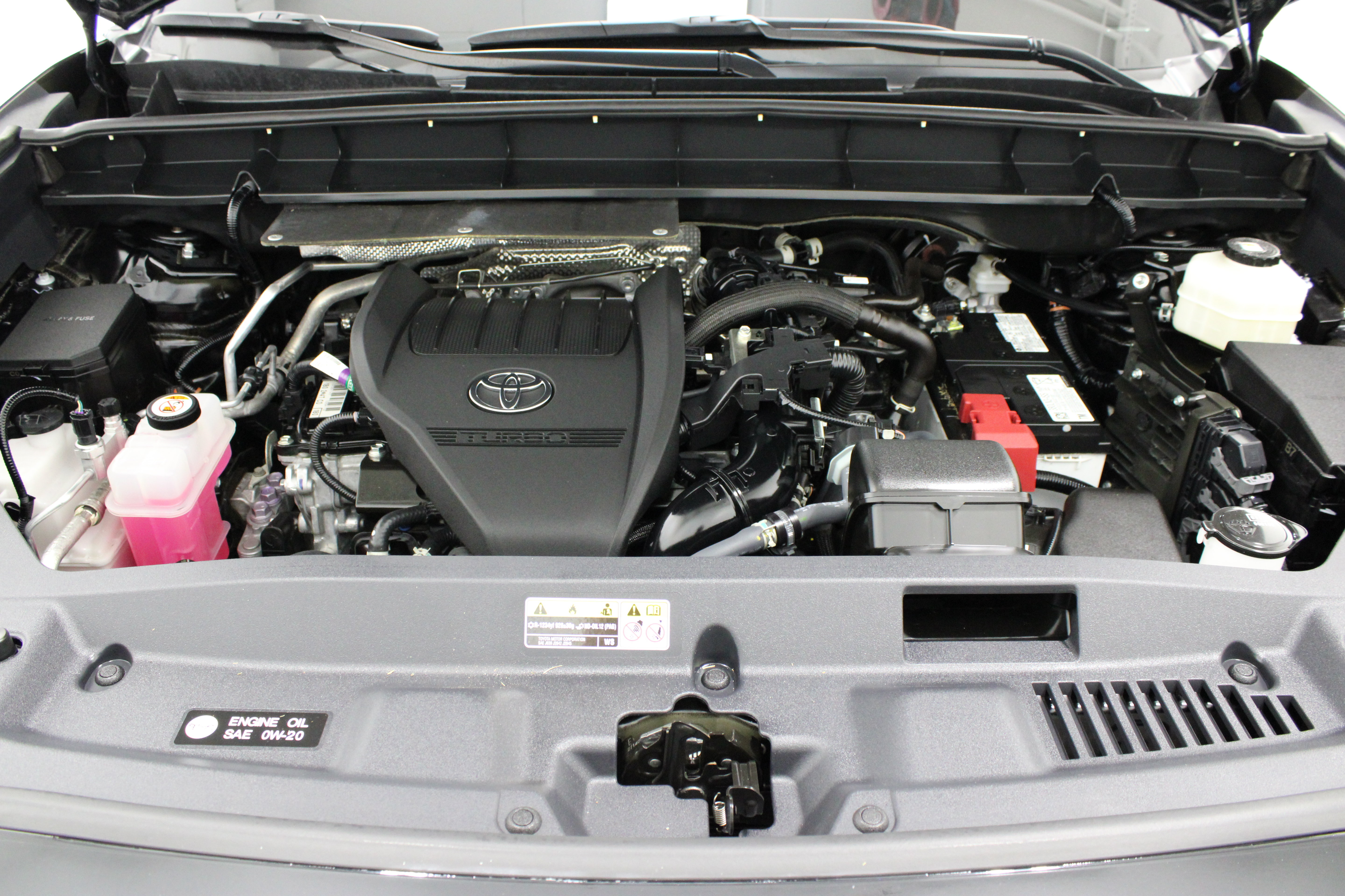 Used 2024 Toyota Highlander Platinum FWD image 42