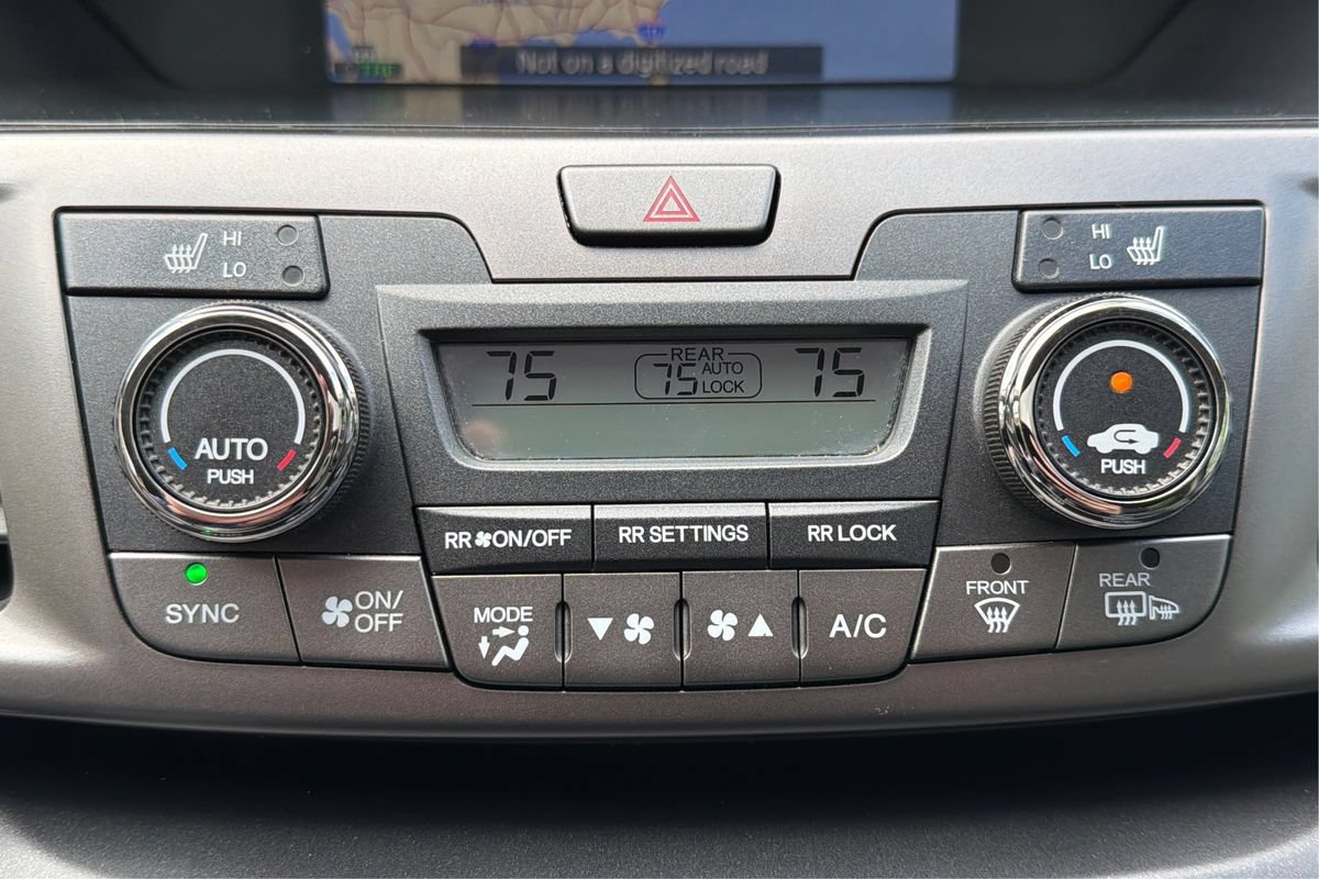 Used 2015 Honda Odyssey Touring Elite image 33