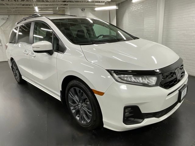 Certified 2025 Honda Odyssey Touring image 8