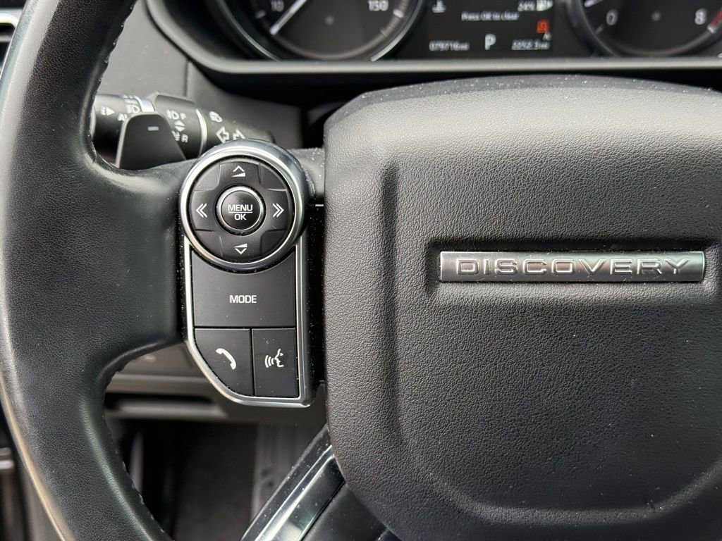 Used 2017 Land Rover Discovery HSE image 15