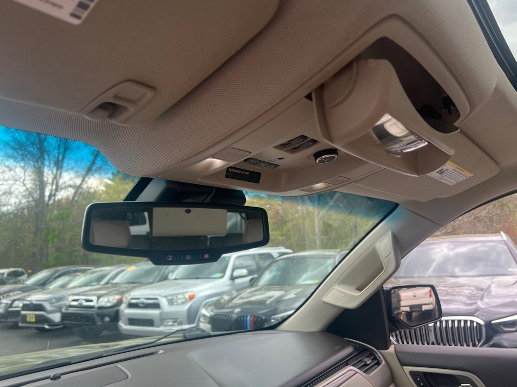 Used 2015 GMC Yukon Denali w/ Open Road Package image 29