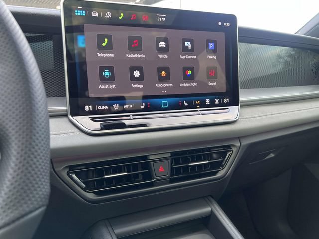 New 2026 Volkswagen Tiguan SE R-Line FWD image 17