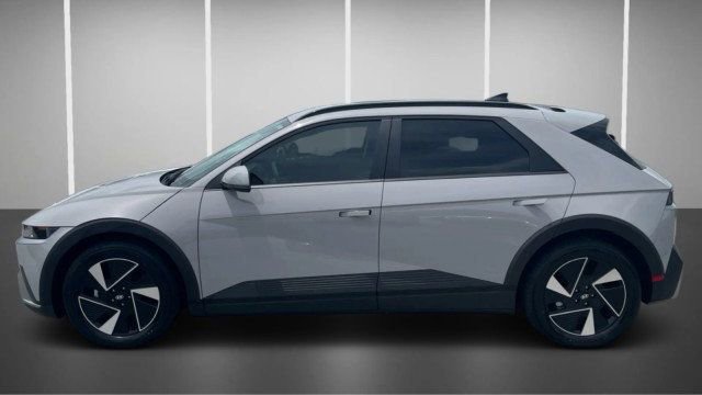 Used 2025 Hyundai Ioniq 5 SEL RWD image 4