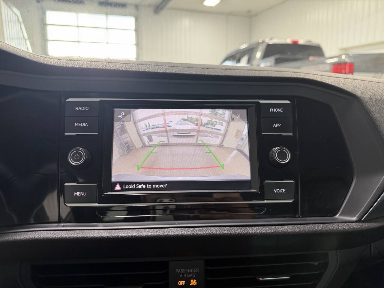 Used 2022 Volkswagen Jetta SE FWD image 13