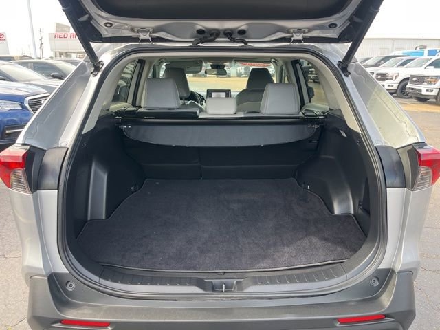 Used 2021 Toyota RAV4 XLE Premium image 7