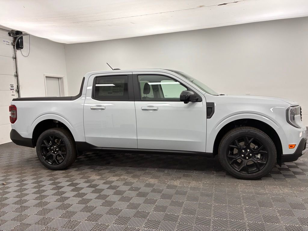 New 2025 Ford Maverick Lariat w/ Black Appearance Package image 7