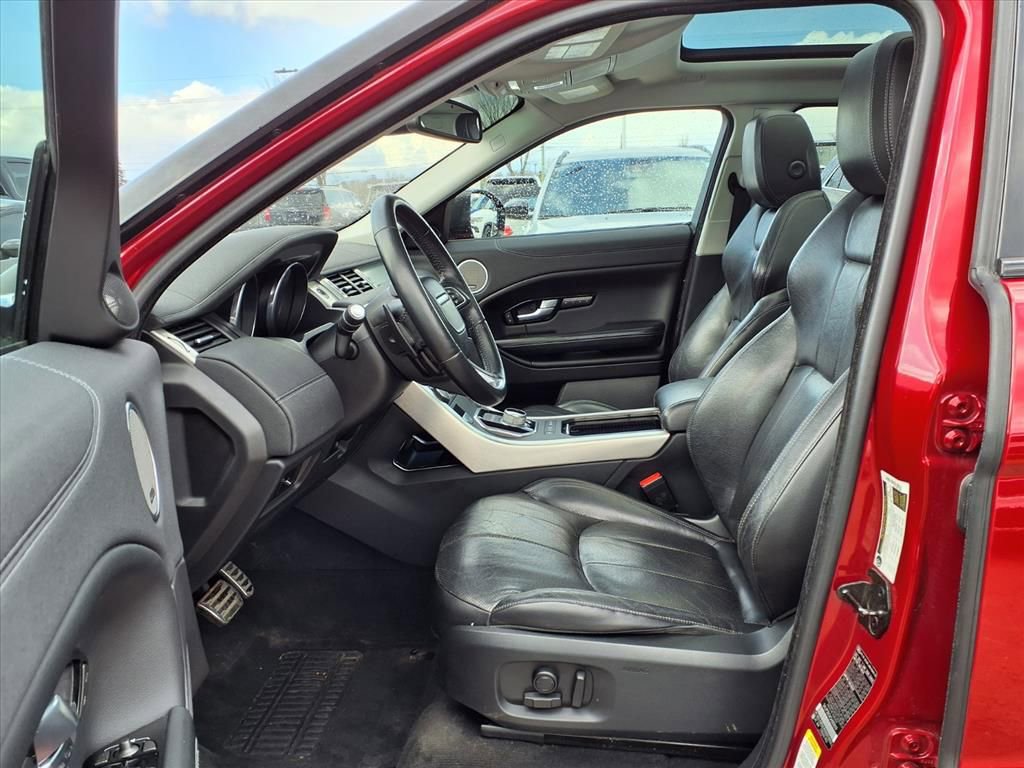Used 2016 Land Rover Range Rover Evoque SE image 16
