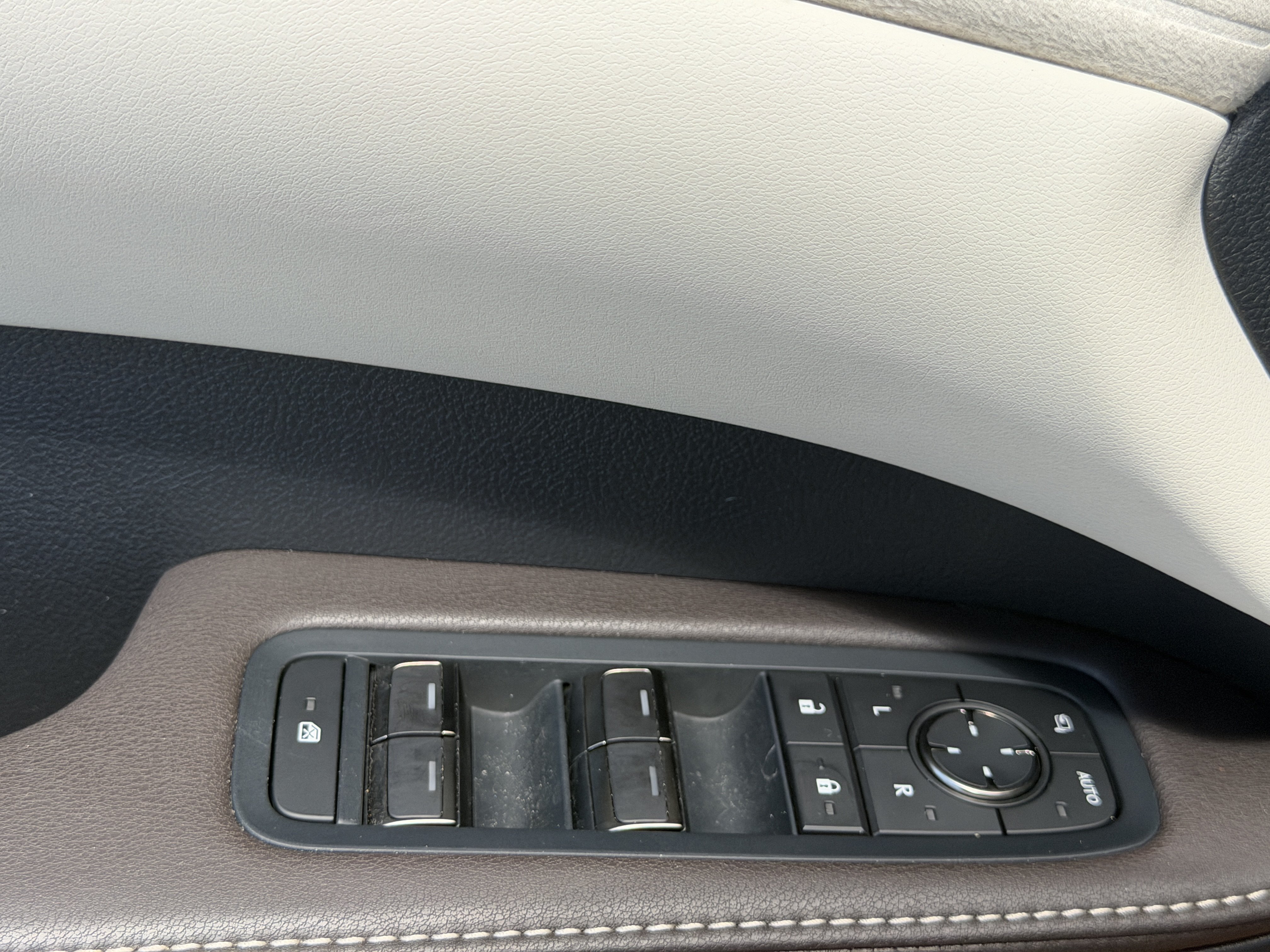 Used 2023 Lexus RX 350 FWD w/ Cold Area Package image 17