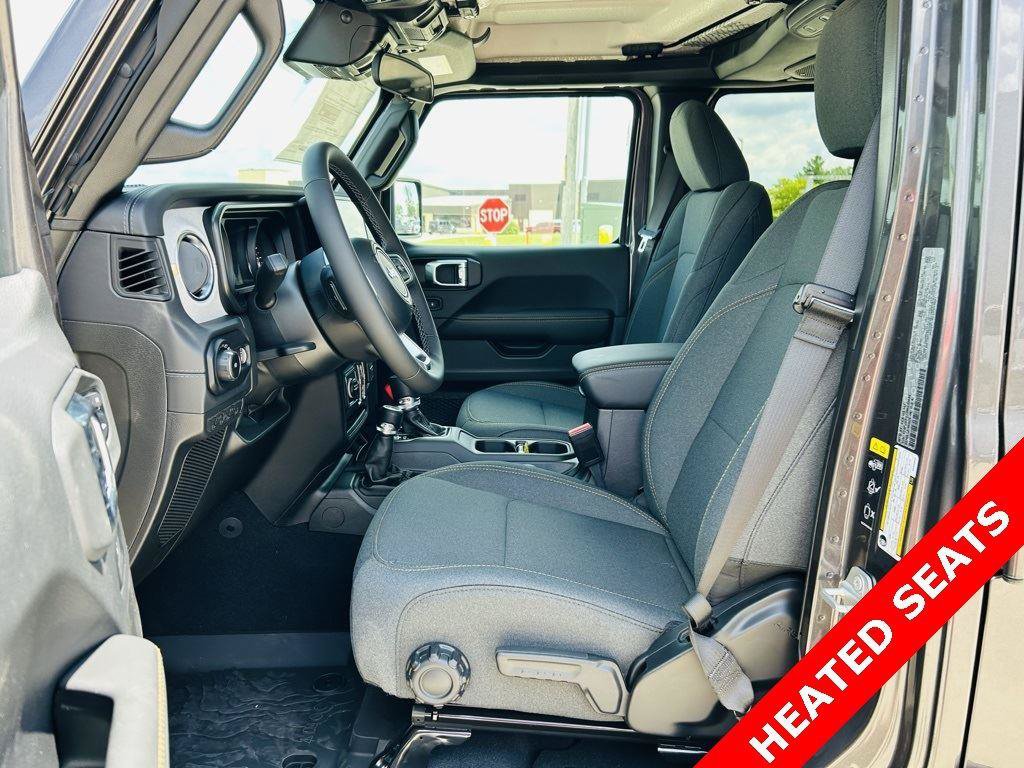 New 2025 Jeep Wrangler Unlimited Sahara AWD/4WD image 3