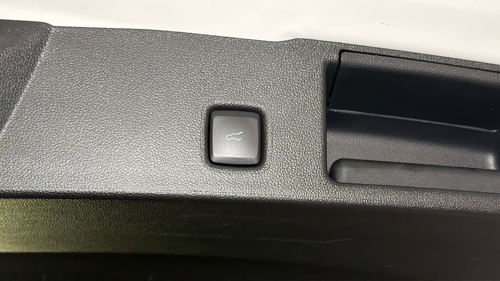Used 2022 Ford Escape SEL image 15