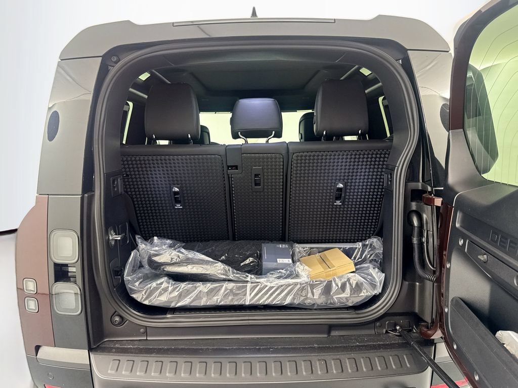 New 2026 Land Rover Defender 90 X-Dynamic SE AWD/4WD image 27