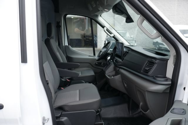 New 2026 Ford Transit 250 148 Medium Roof RWD image 22