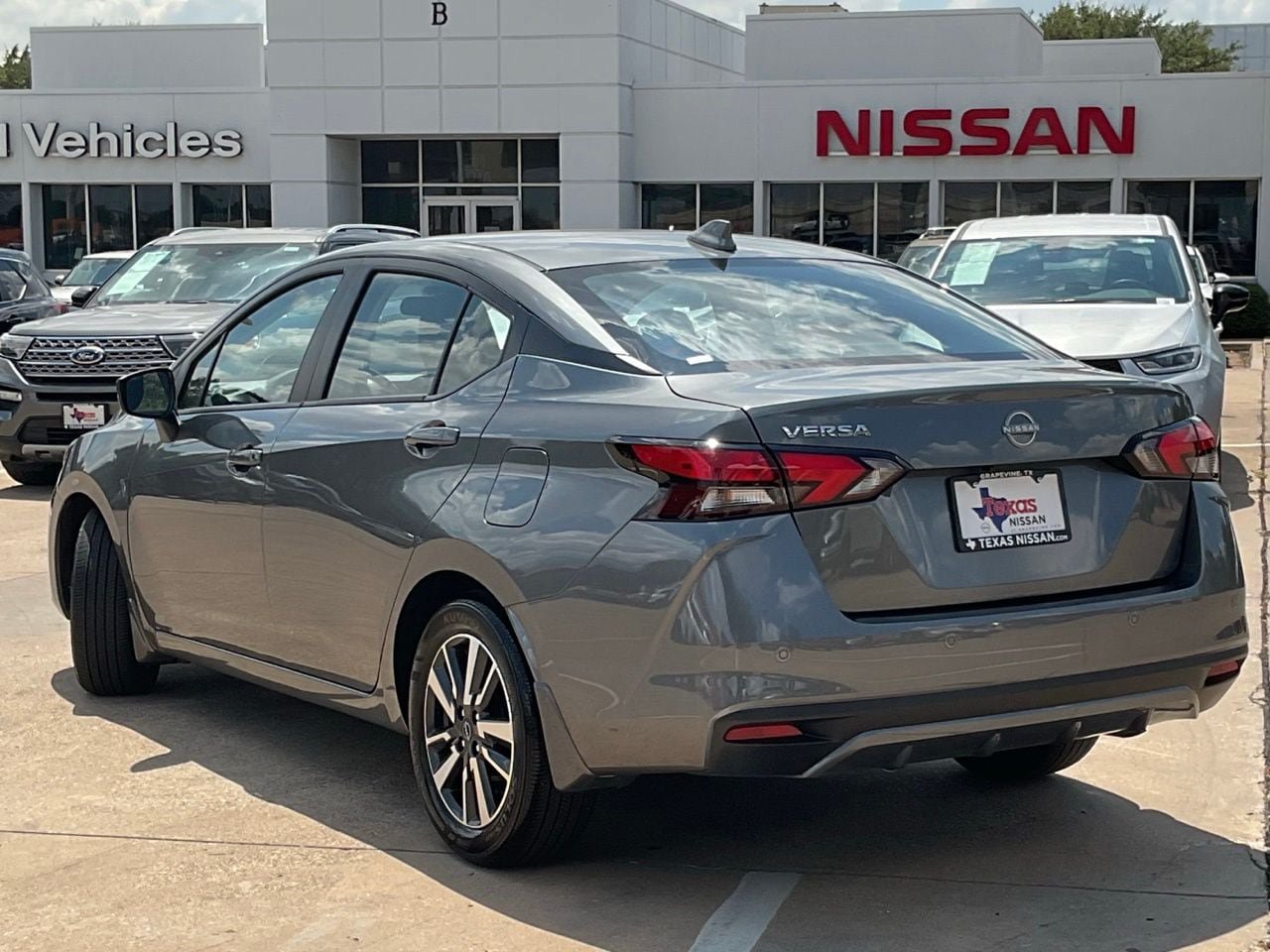 Used 2025 Nissan Versa SV w/ Trunk Package FWD image 6