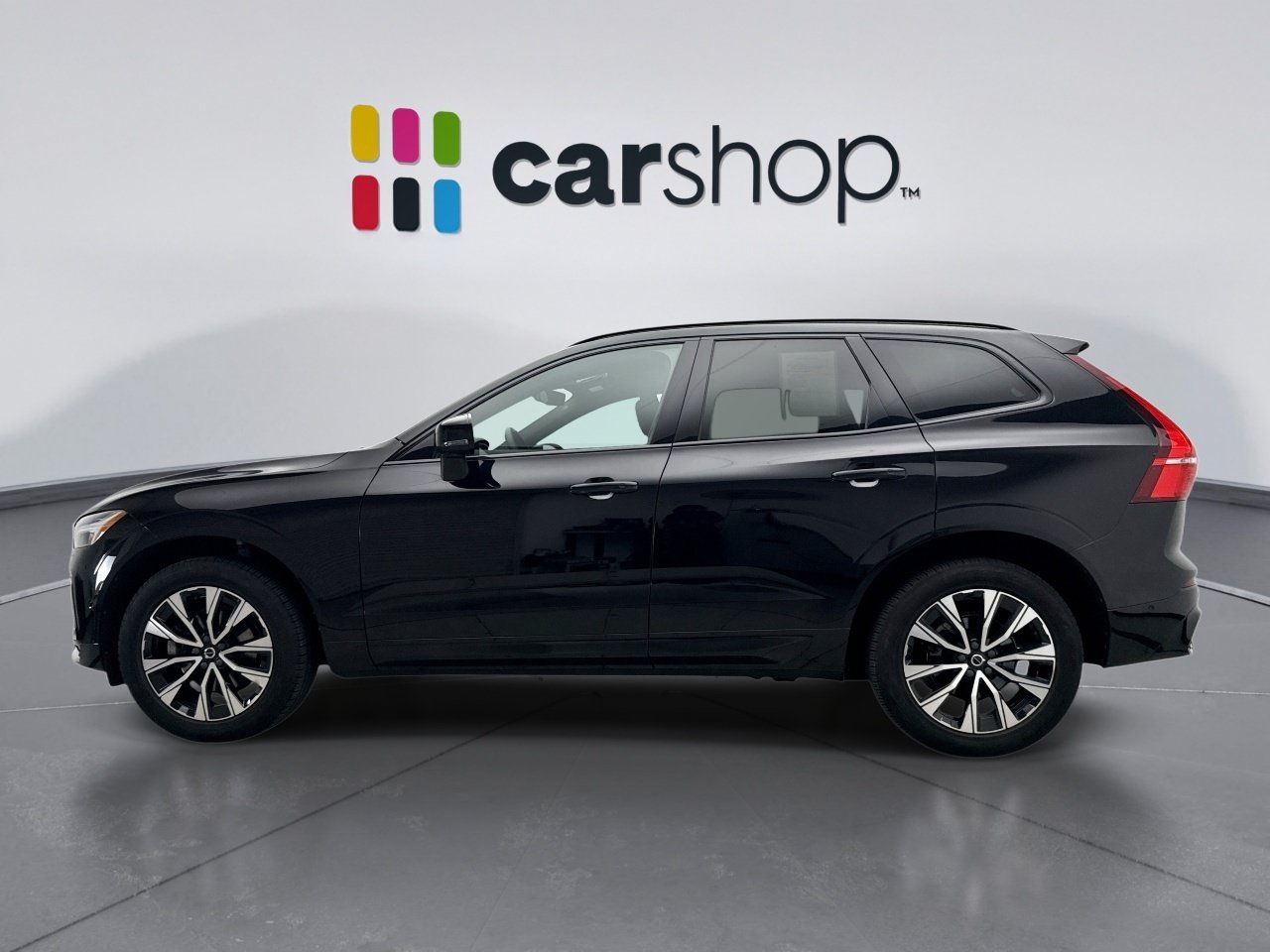 Used 2023 Volvo XC60 B5 Plus w/ Climate Package AWD/4WD image 2