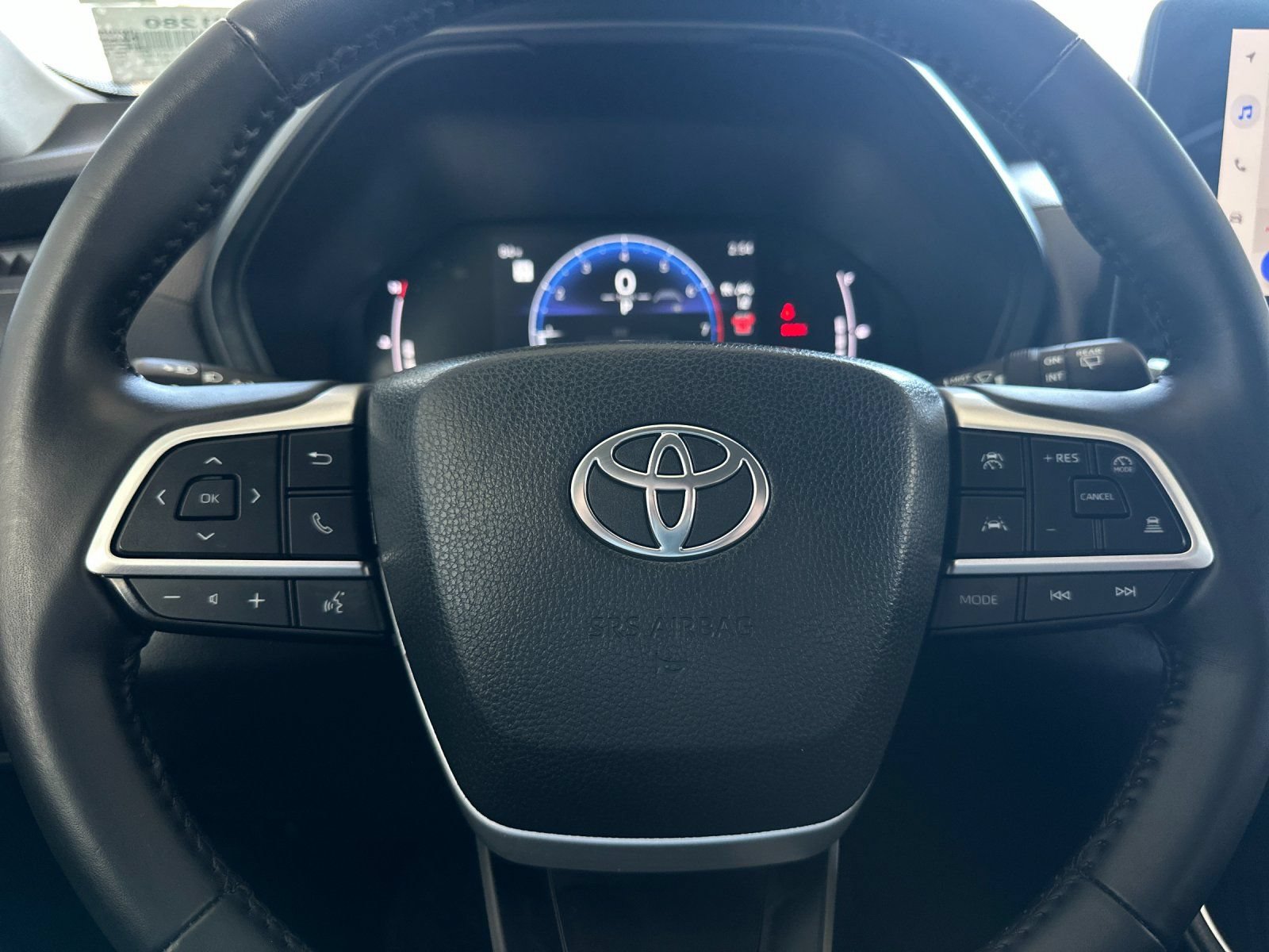 Used 2025 Toyota Grand Highlander AWD image 23