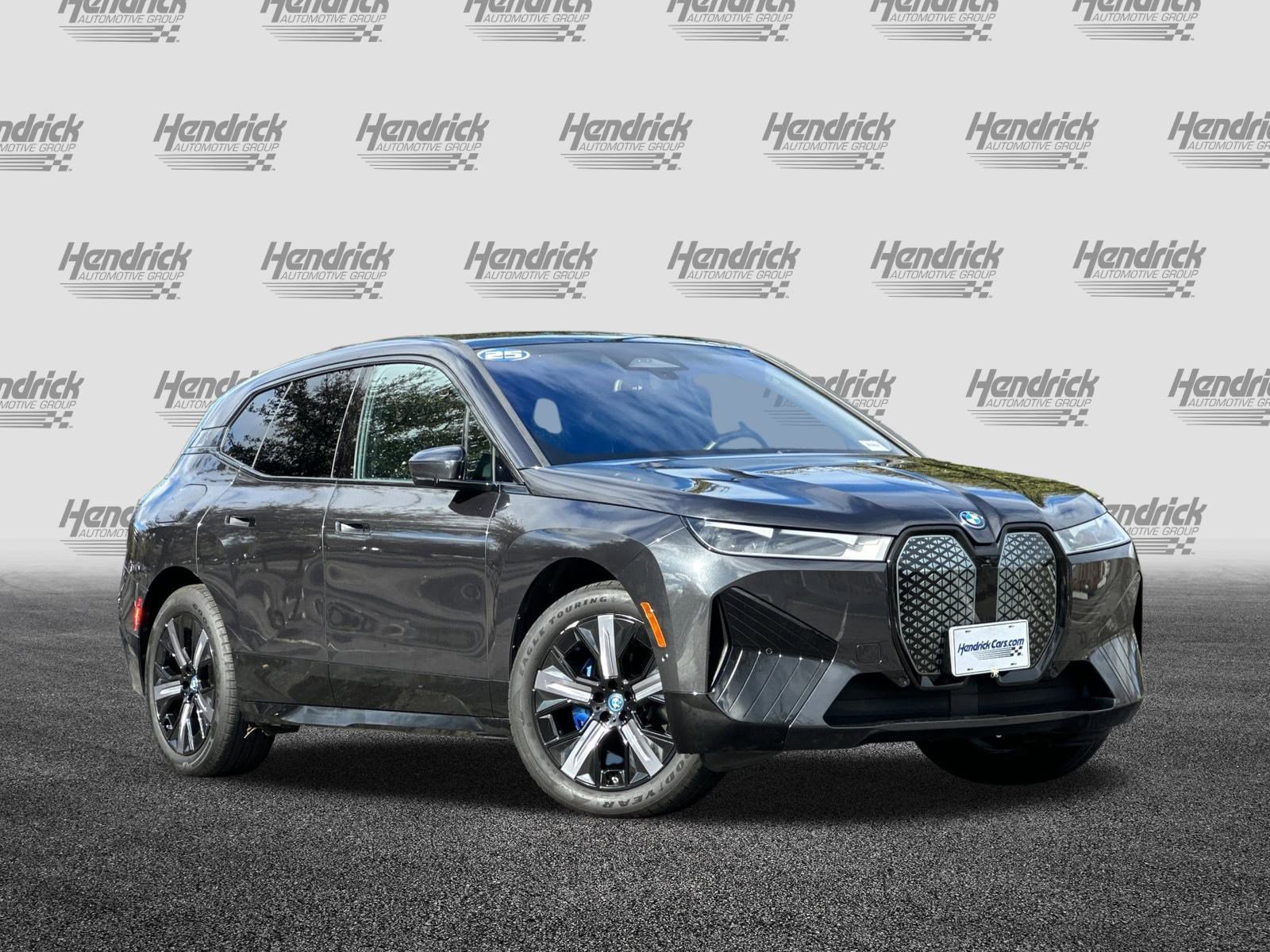 Used 2025 BMW iX xDrive50 w/ Sport Package image 2