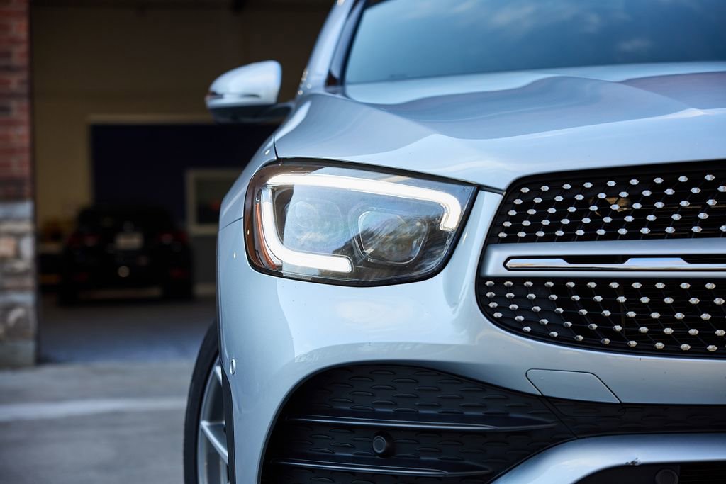 Used 2022 Mercedes-Benz GLC 300 4MATIC image 3