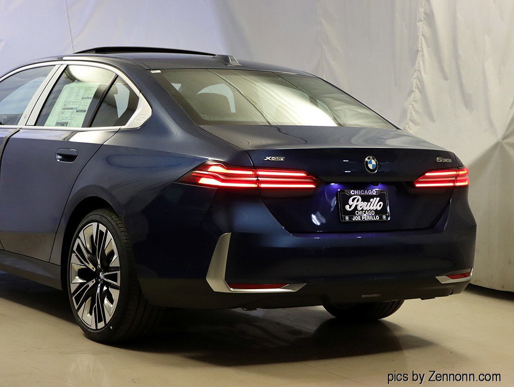 Used 2026 BMW 530i xDrive w/ Premium Package AWD/4WD image 3