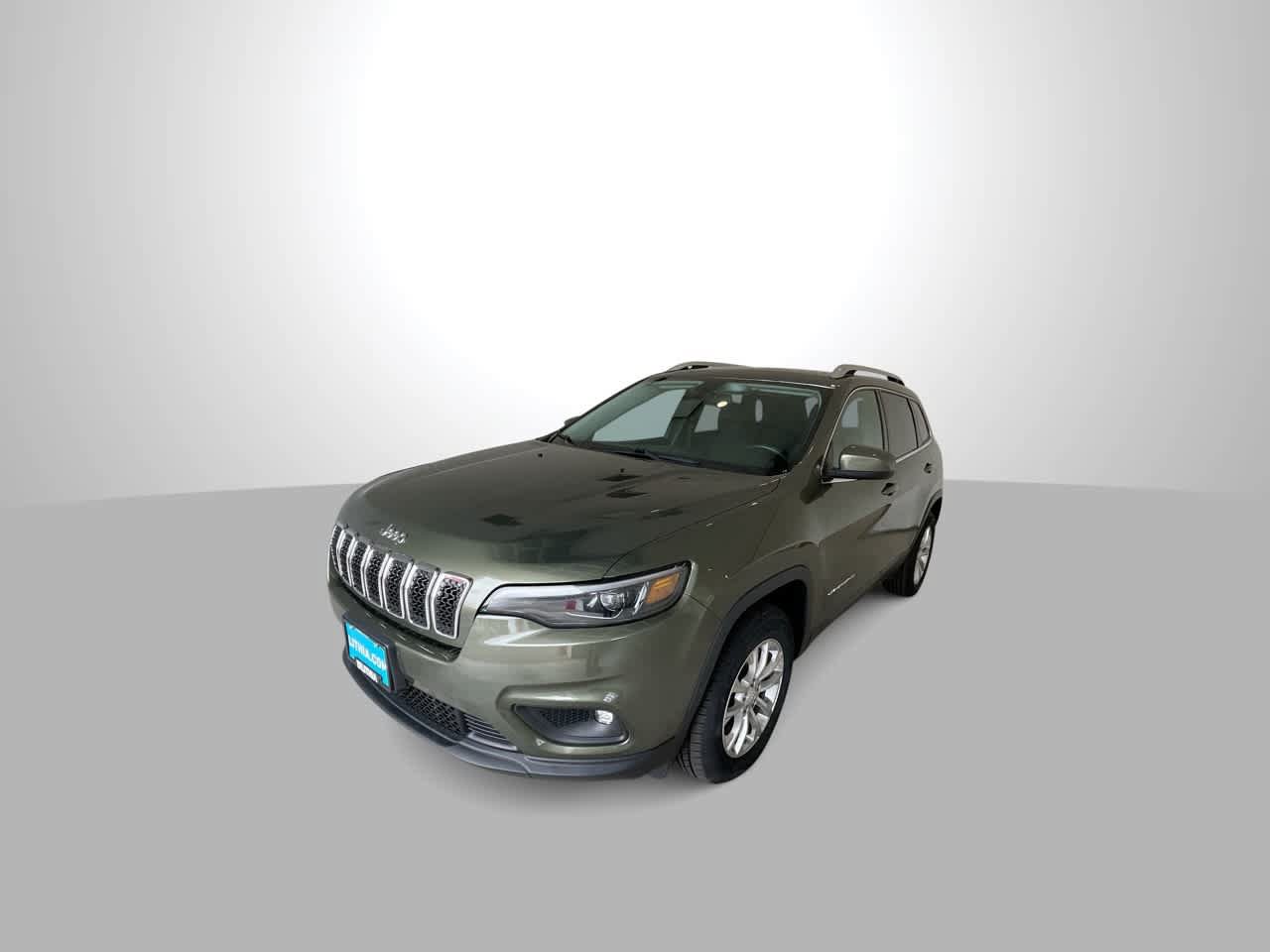 Used 2019 Jeep Cherokee Latitude w/ Cold Weather Group AWD/4WD image 4