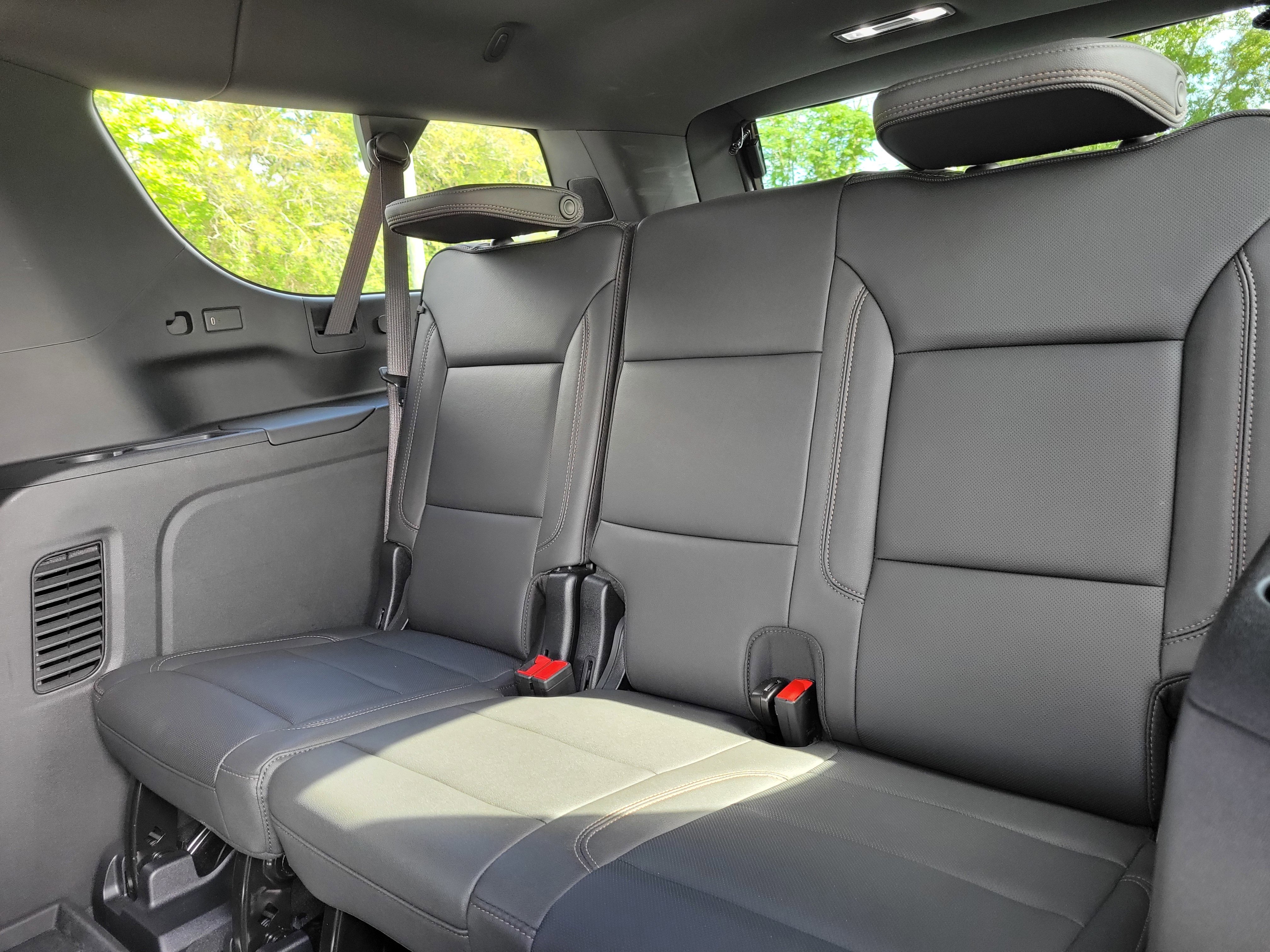 Certified 2025 Chevrolet Suburban High Country image 44