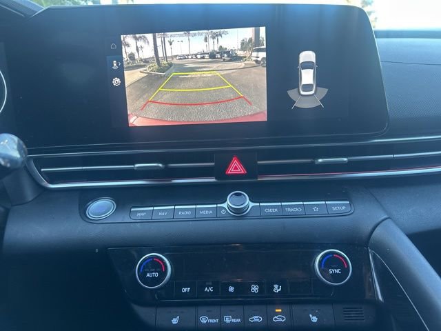 Certified 2023 Hyundai Elantra Limited image 12