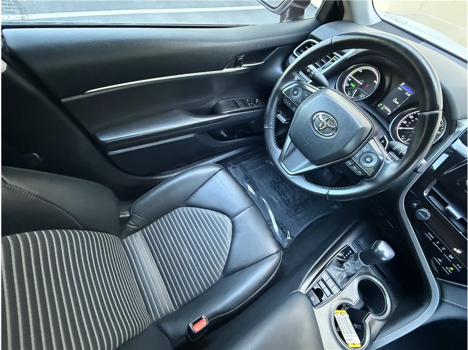Used 2022 Toyota Camry SE FWD image 8