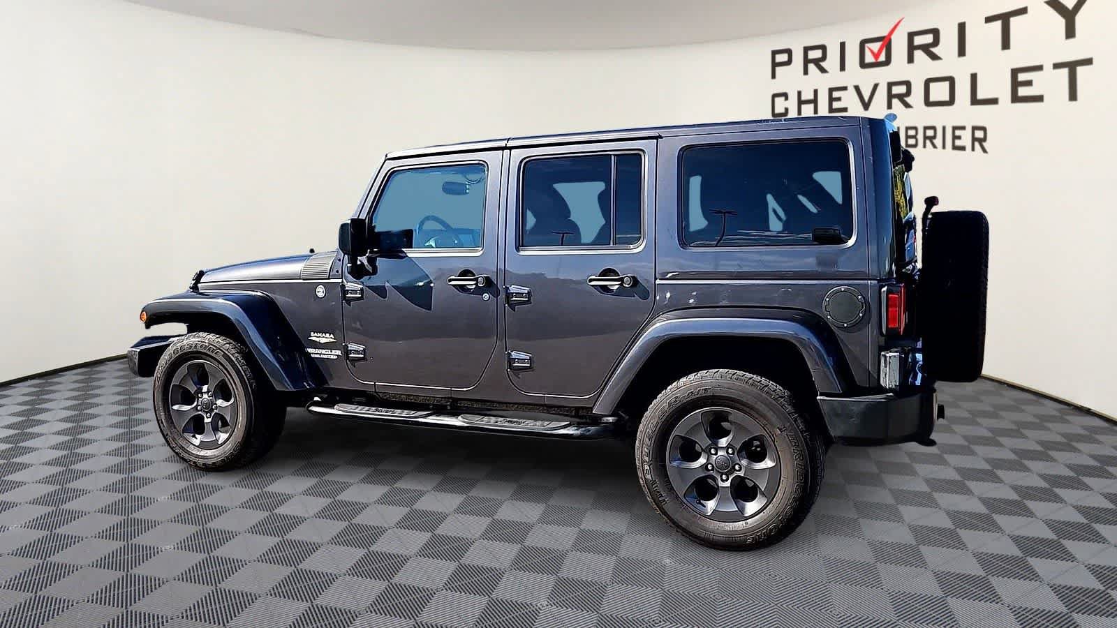Used 2014 Jeep Wrangler Unlimited Sahara w/ Connectivity Group AWD/4WD image 6