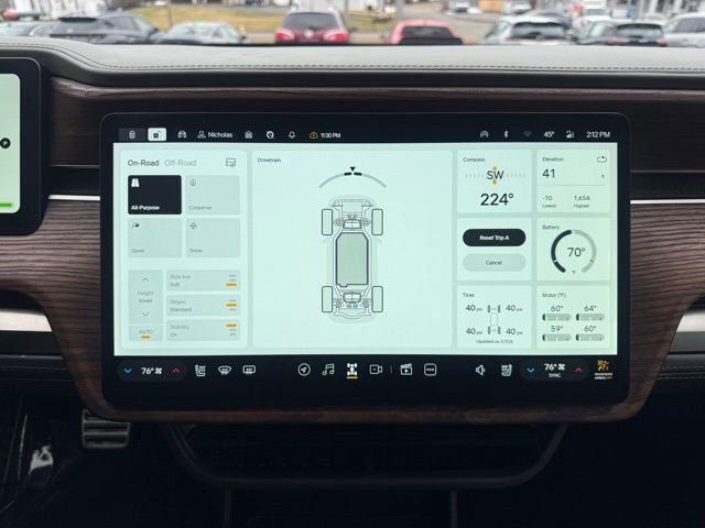 Used 2023 Rivian R1S Adventure image 28