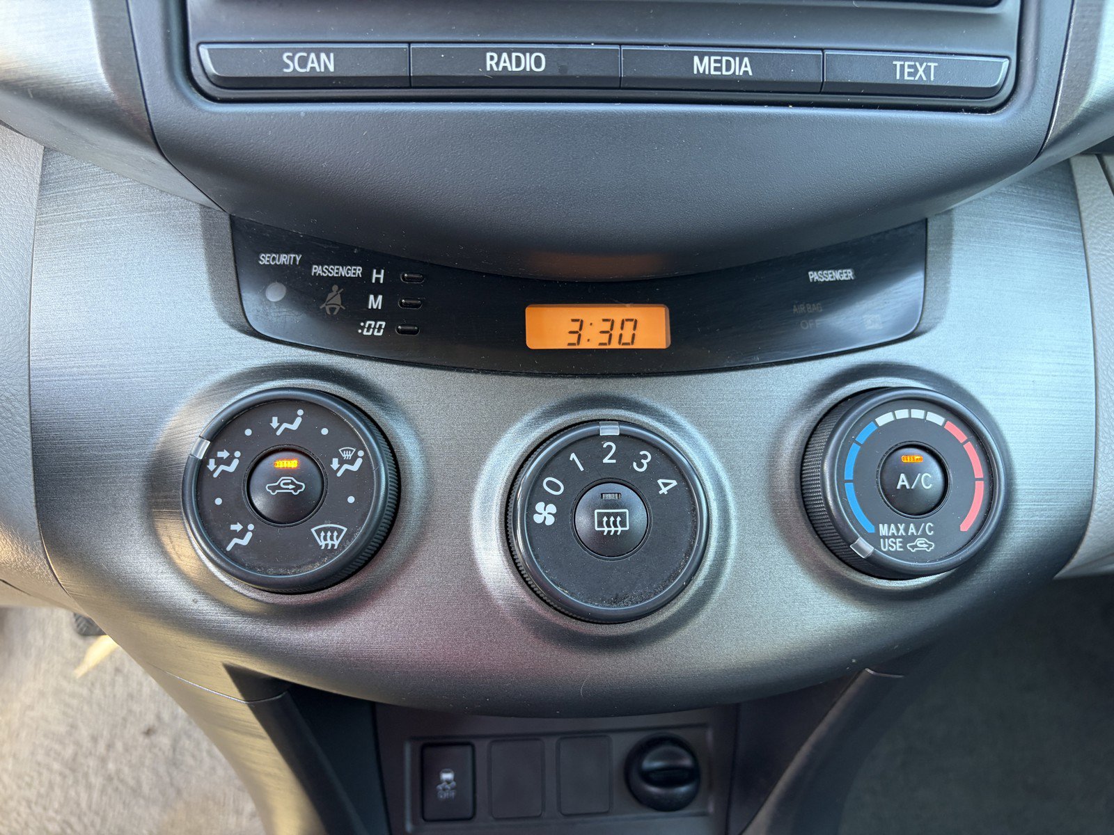 Used 2012 Toyota RAV4 4WD w/ Value Pkg image 17
