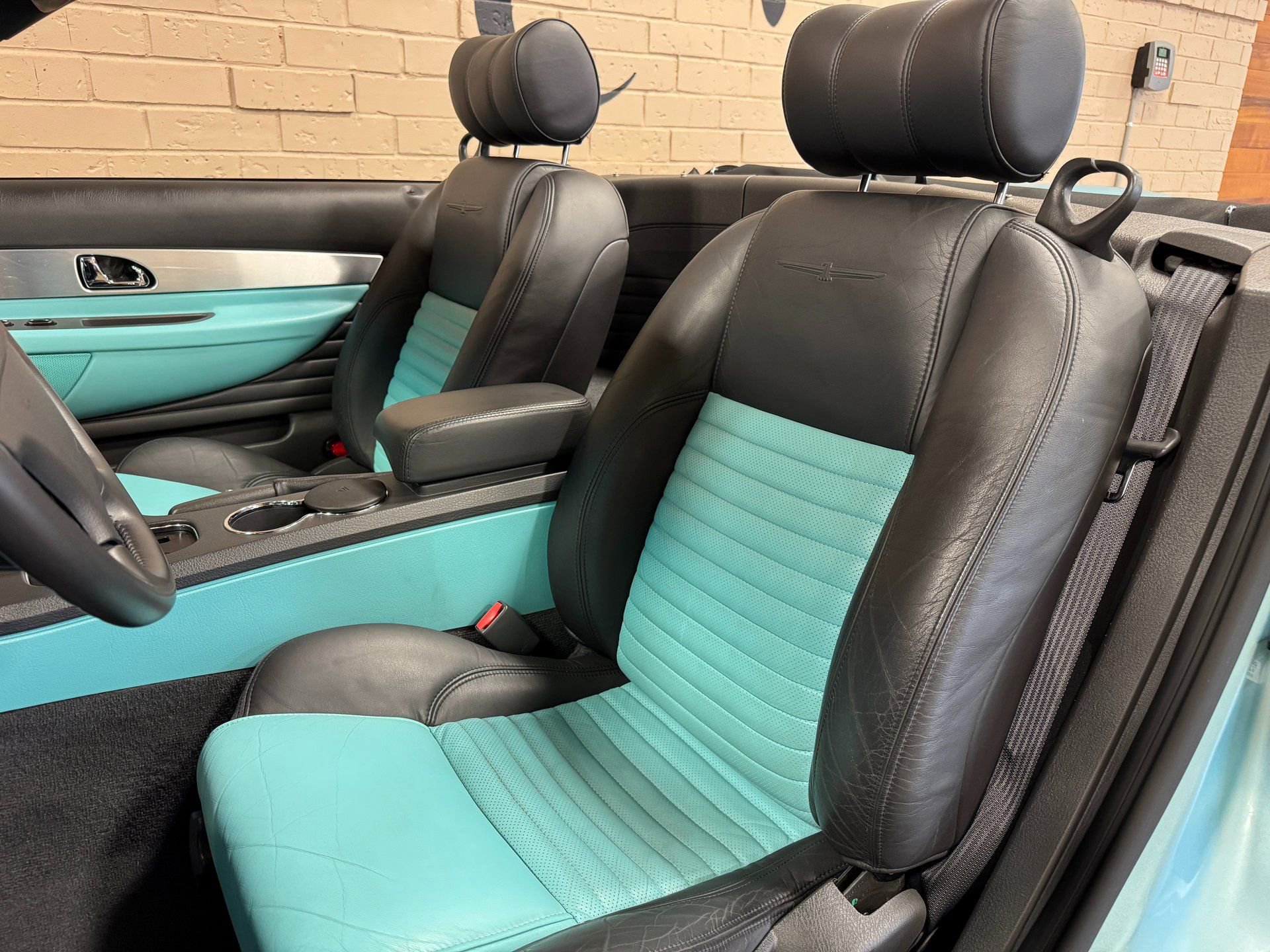 Used 2002 Ford Thunderbird image 35