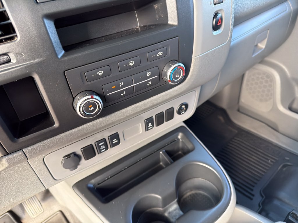 Used 2014 Nissan NV 3500 SV w/ Technology Package RWD image 15