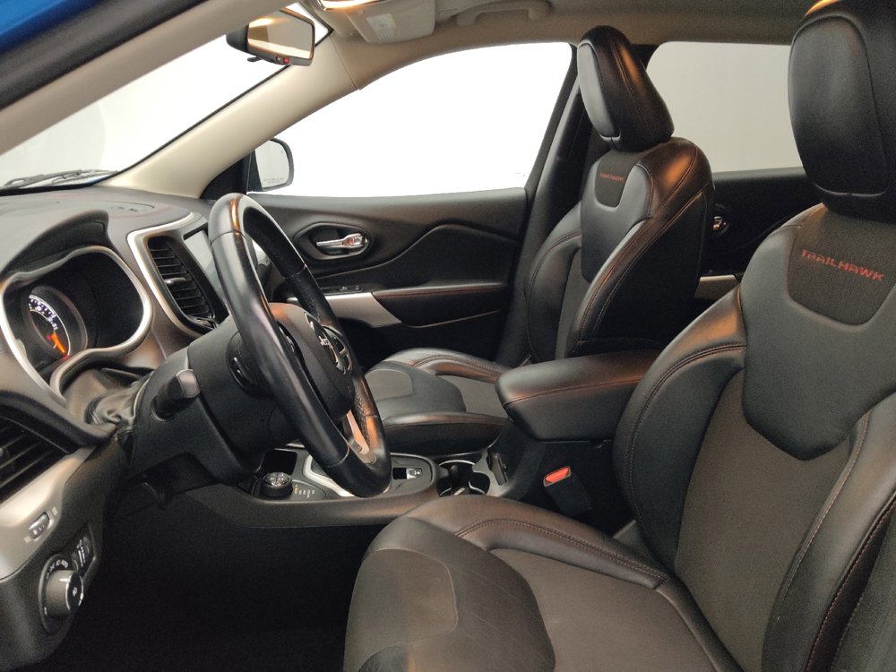 Used 2018 Jeep Cherokee Trailhawk image 17