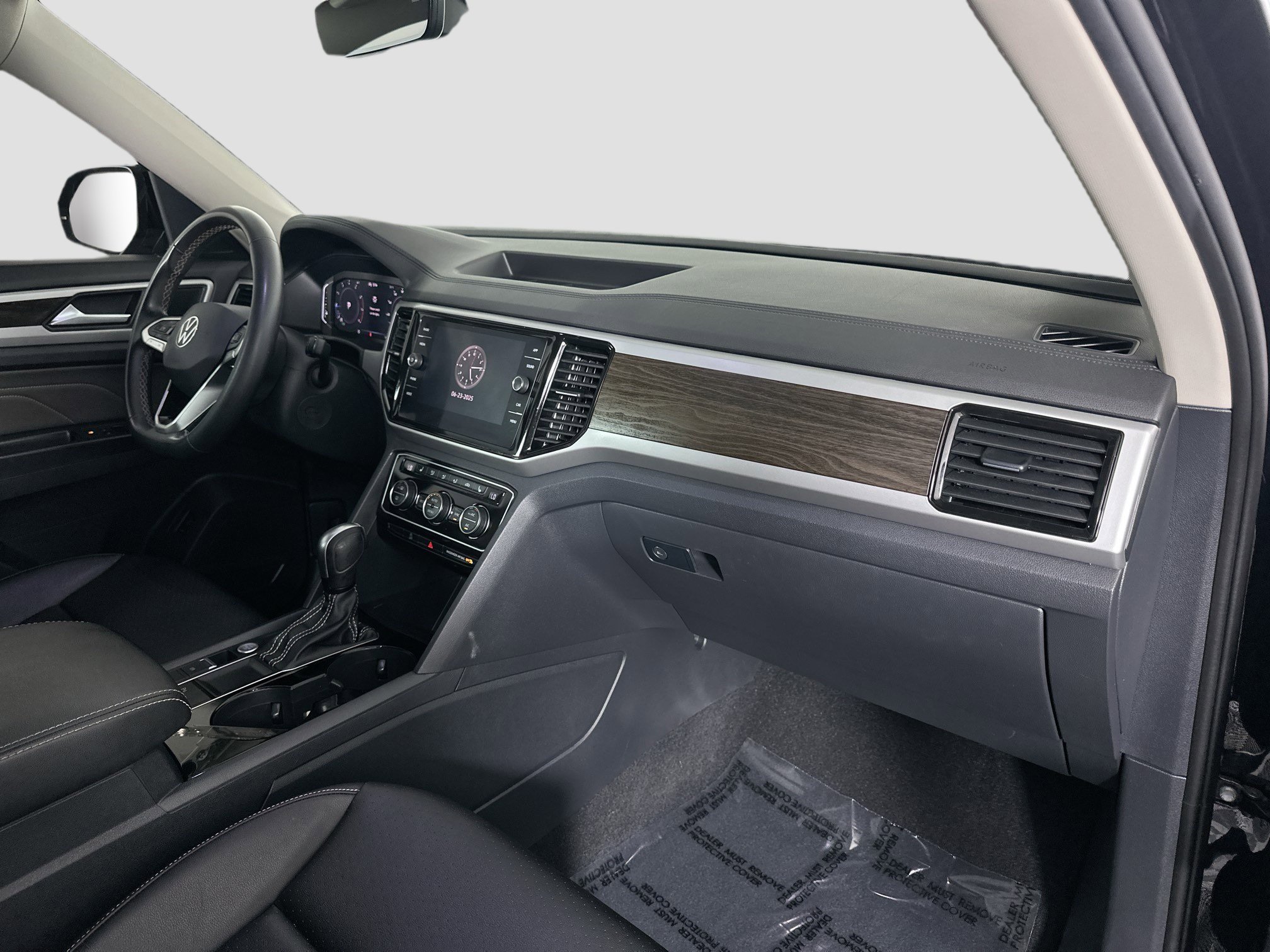 Used 2023 Volkswagen Atlas SE w/ Panoramic Sunroof Package image 32