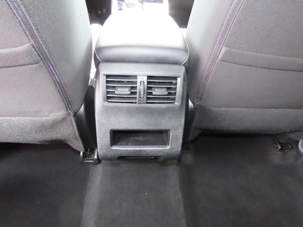 Used 2024 Mitsubishi Outlander ES image 21