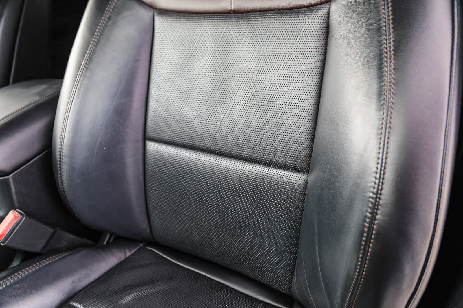 Used 2020 Ford Explorer Platinum w/ Premium Technology Package image 25