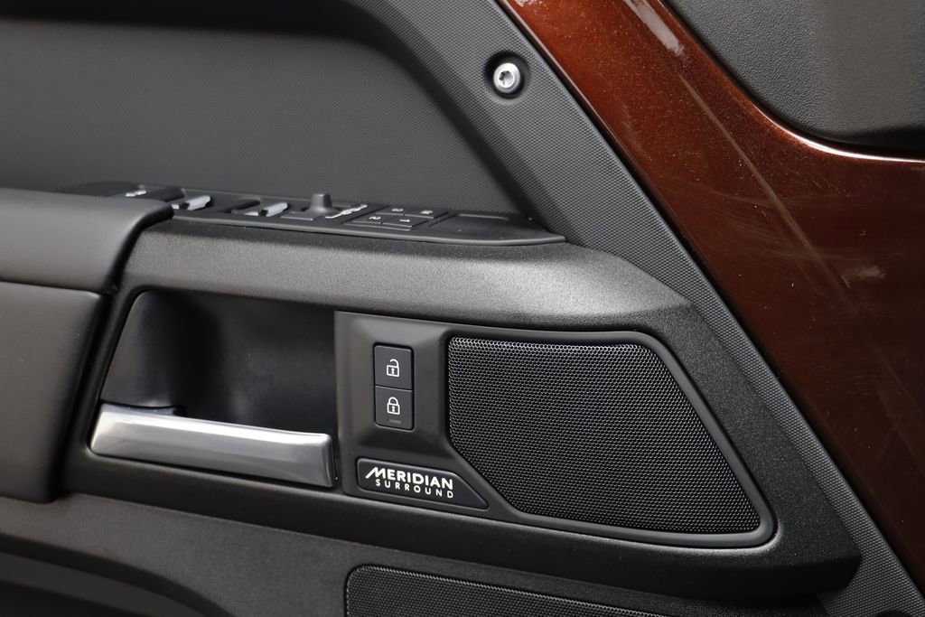 Used 2025 Land Rover Defender 110 Sedona Red Edition image 7