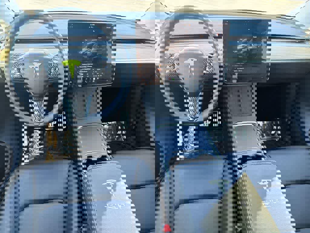 Used 2023 Tesla Model Y Performance image 11